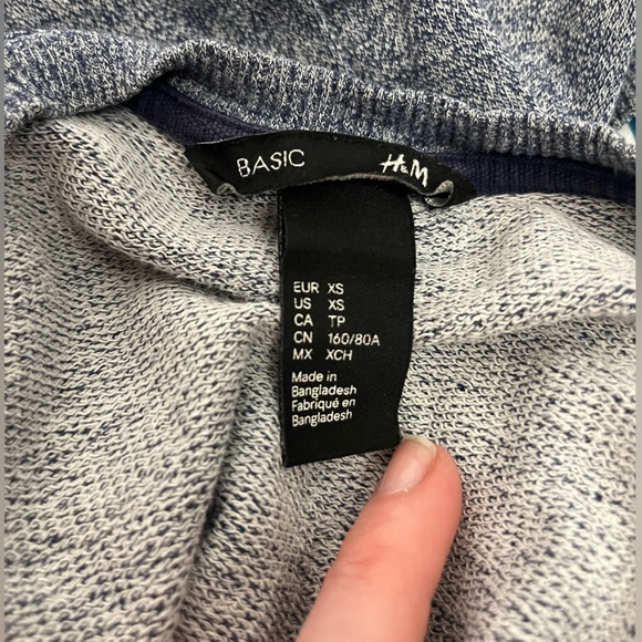 XS H&M blue/gray marbled type sweater - Picture 5 of 7